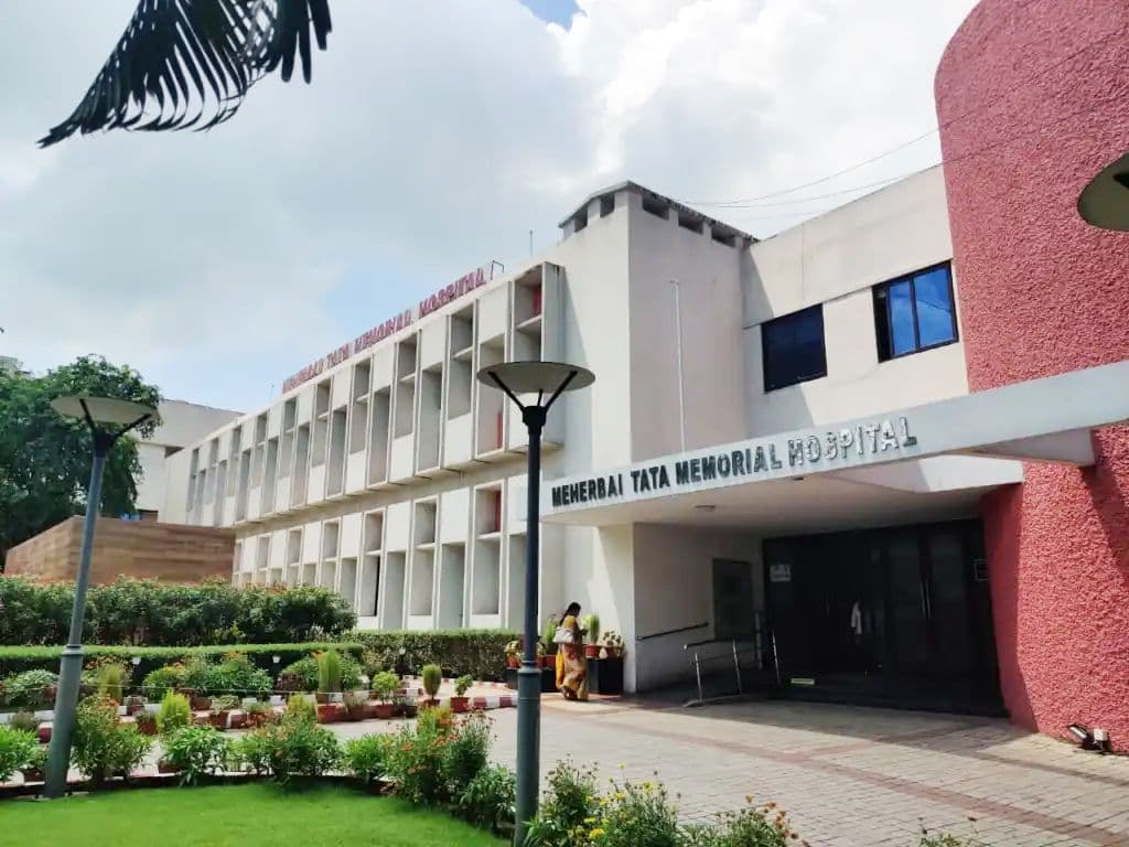 Rohinton Nariman, Meherbai Tata Memorial Hospital (MTMH), Jamshedpur, 1975.
