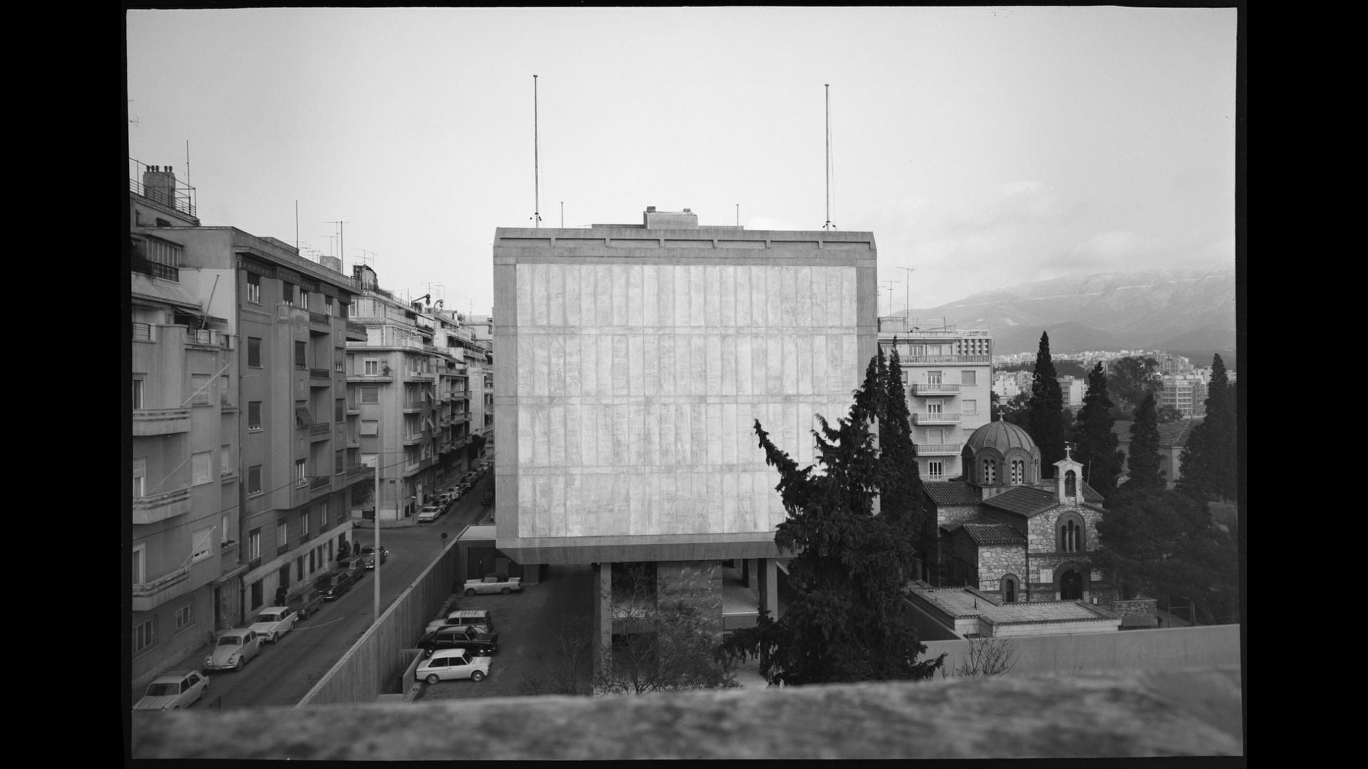 Evangelos Vassiliades, with Ioannis Antoniadis and E. Bedford, British Embassy in Athens. Open Government License v2.0   Ministry of Public Building and Works